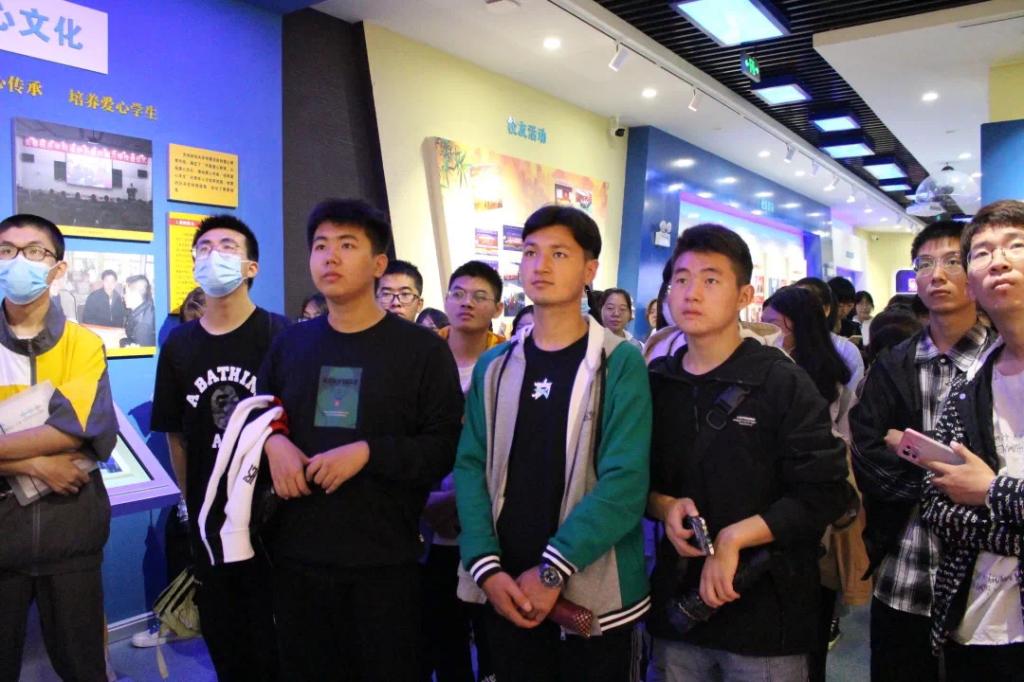 2021-09-29 00:41:43.077000